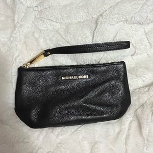 MICHAEL KORS- leather wristlet